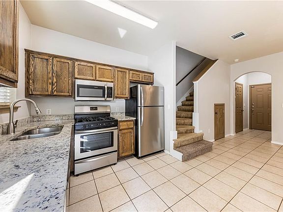 5th image of 2903 Whisper Oaks Ln