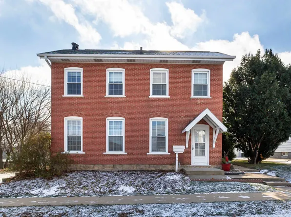 944 Mount Loretta Ave, Dubuque, IA 52003