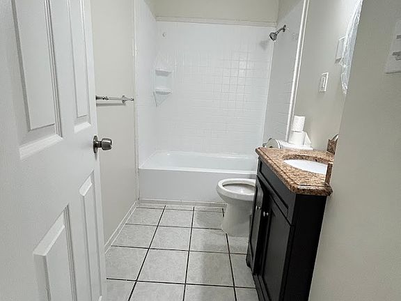 2nd image of 876 Robinwood Dr