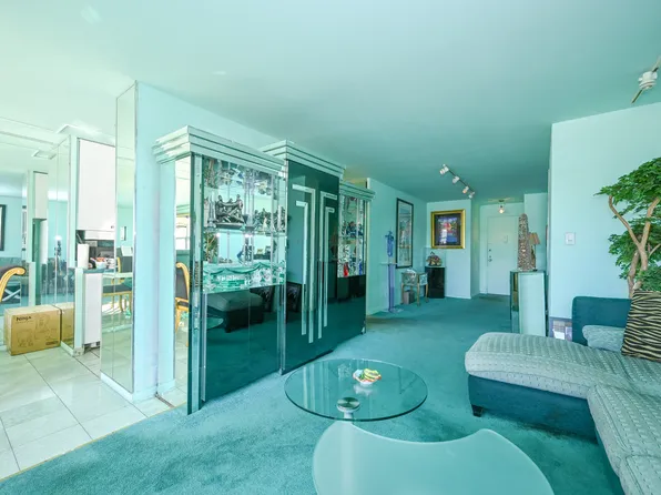 61-20 Grand Cent Parkway image 12 of 25