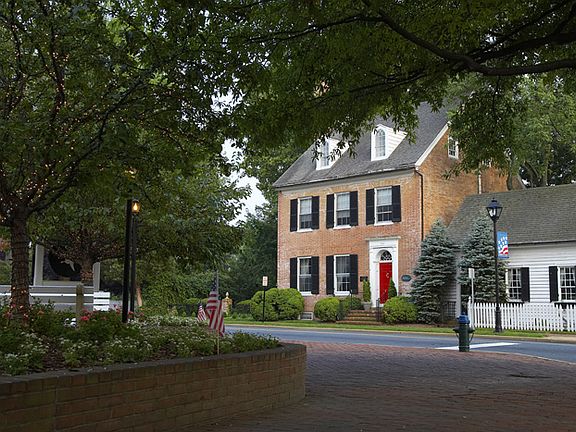 4th image of 15 Victoria Ct