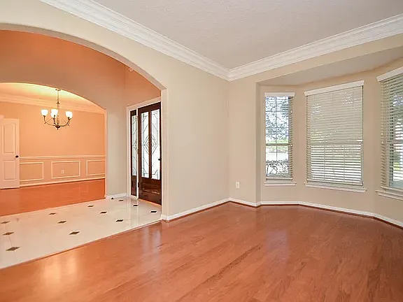 2606 Nutwood Dr — Photo 8