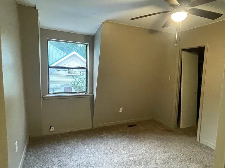 220 Locust Ave #A — Photo 7