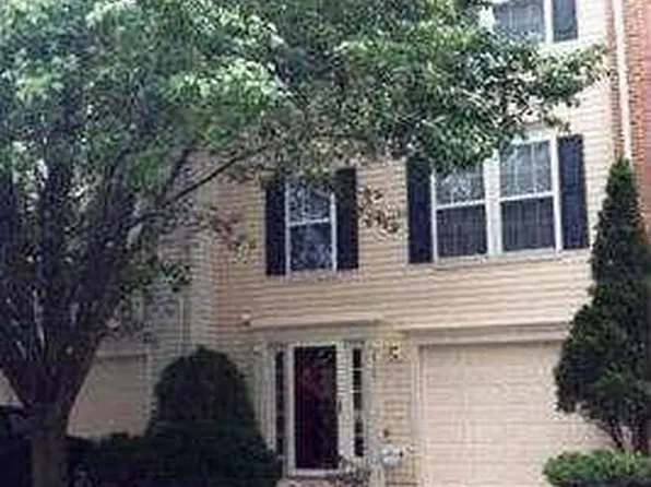 2585 Sylvan Moor Ln, Woodbridge, VA 22191
