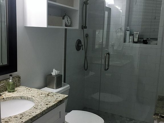 4th image of 419 W Belden Ave APT 2