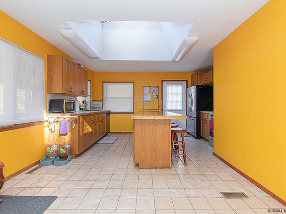 5th image of 89 Fleming Rd