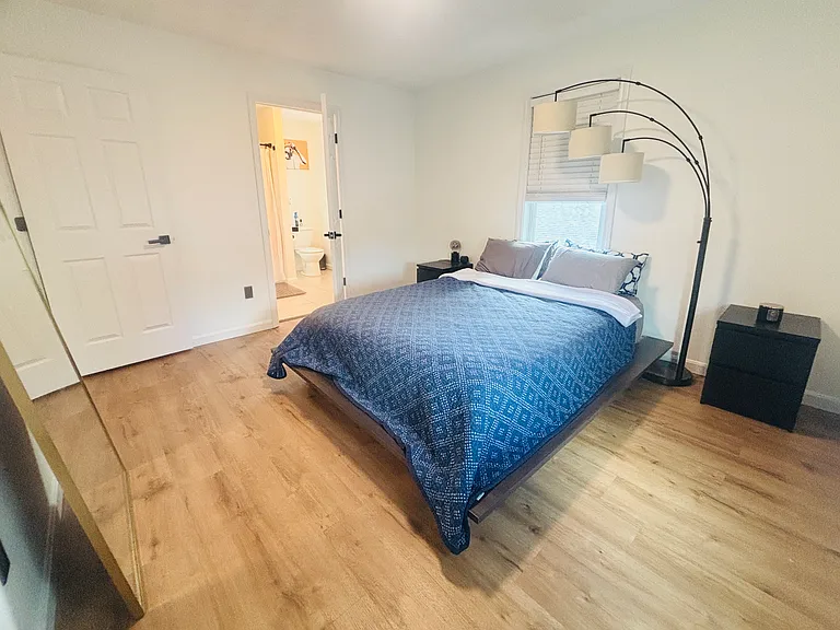 18 Amsterdam St #18 — Photo 6
