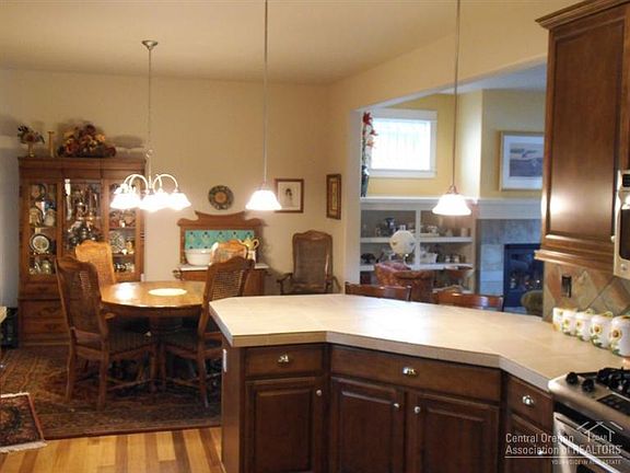 5th image of 20373 SE Penhollow Ln