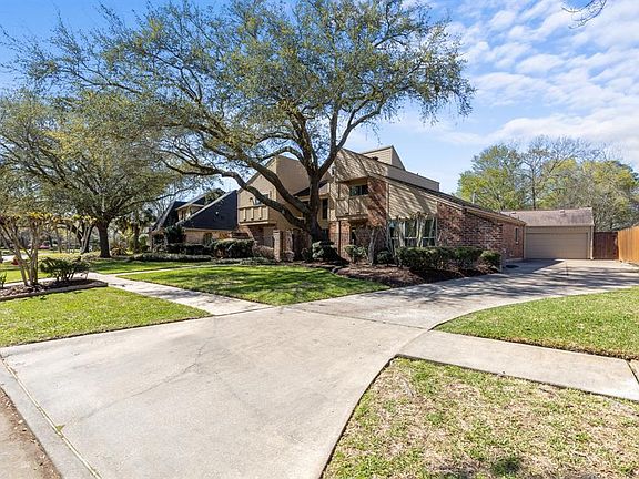 4th image of 15727 Craighurst Dr