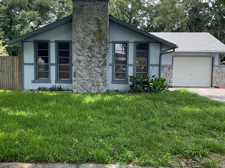 1520 SW Foxridge Run — Photo 1