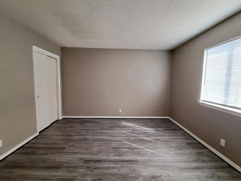 85 Darlene Road SE — Photo 10