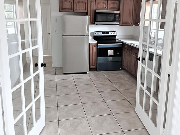 3rd image of 3406 Oswego Ave