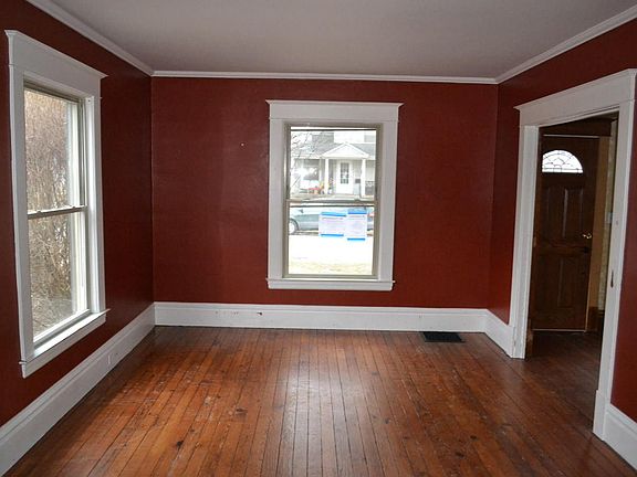 2nd image of 257 Travis St NE