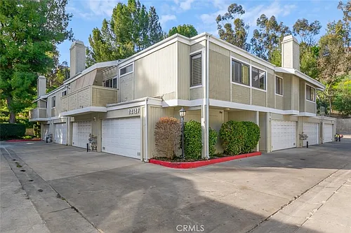 22127 Burbank Blvd #7 Photo 1