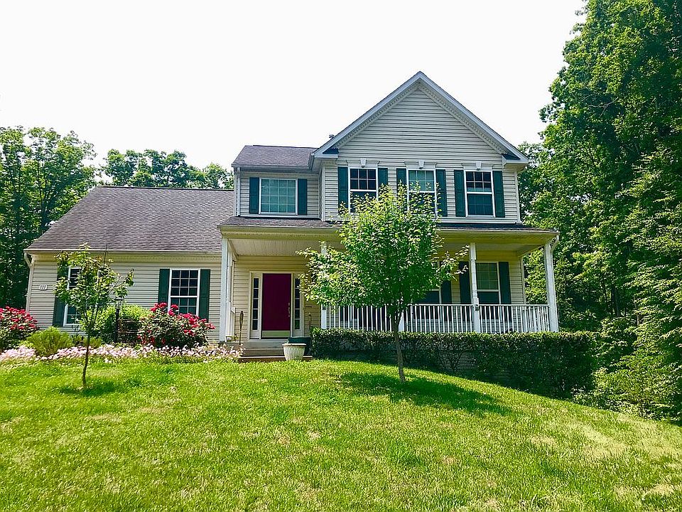 1st image of 111 Brooke Crest Ln