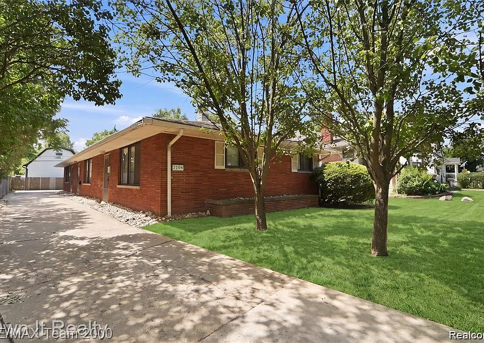 219 W Twelve Mile Rd #C