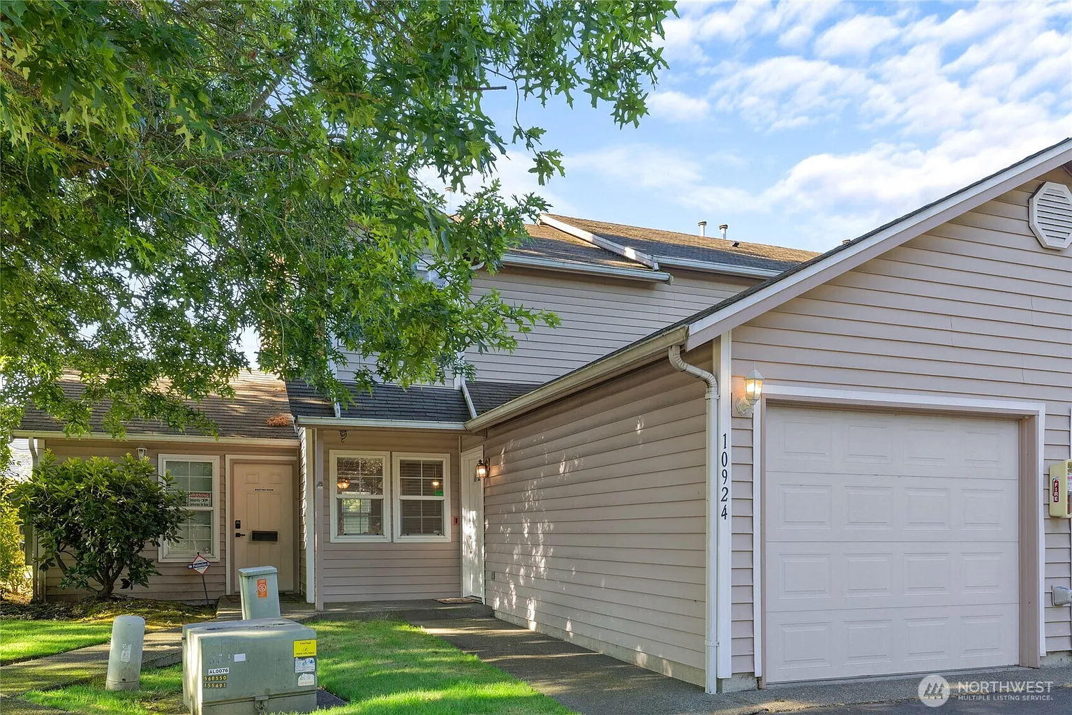 10924 63rd Street E photo 1