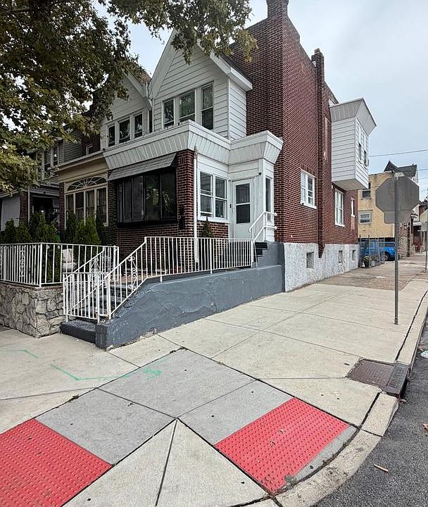 1st image of 549 E Cheltenham Ave