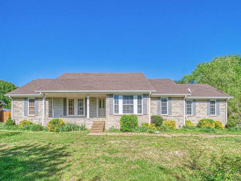 1st image of 413 Brookview Dr