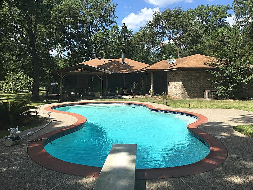 1st image of 130 Pinecrest Dr