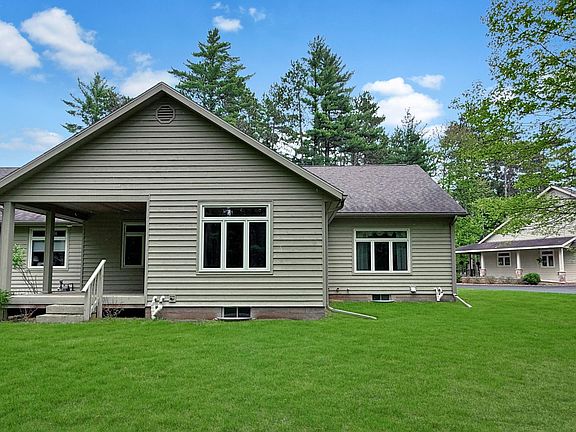 3rd image of 9793 Norway Ln #14