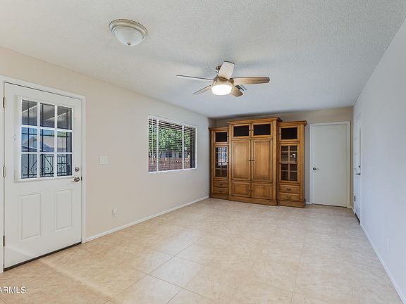 3rd image of 214 E LA CANADA Boulevard
