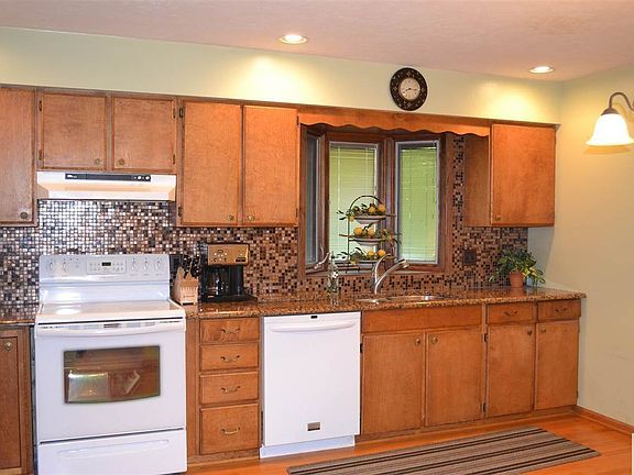 3rd image of 3731 Mohave Dr