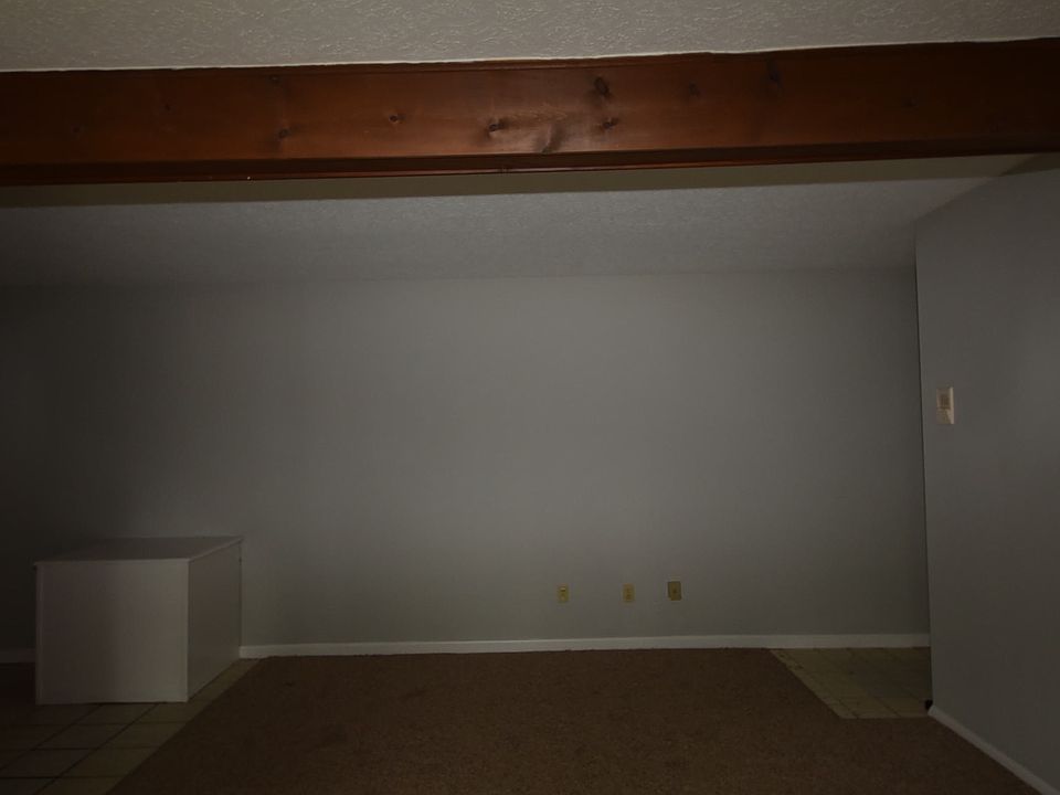 1st image of 926 Ohio Pike #503