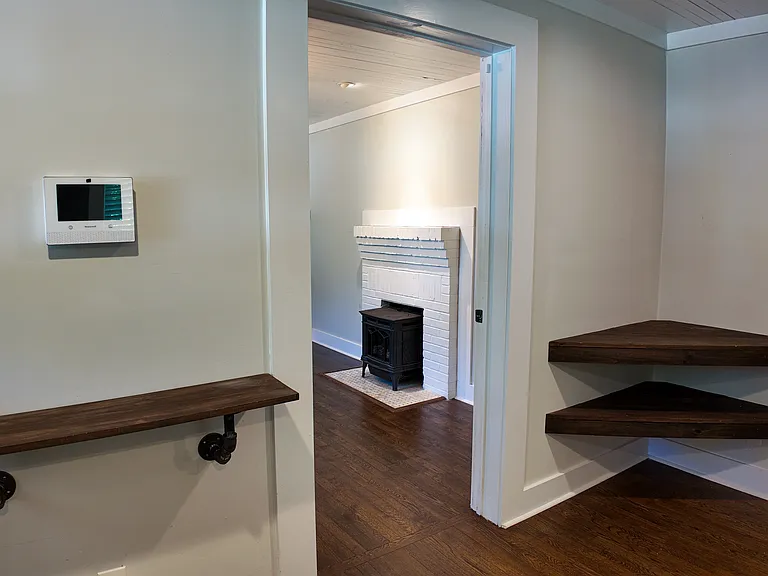 843 N Clayton St — Photo 22