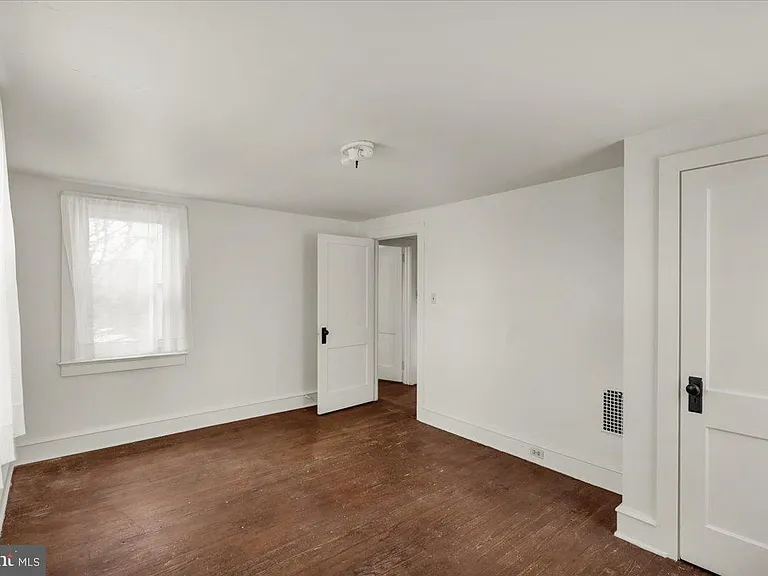 144 E Baumstown Rd — Photo 16