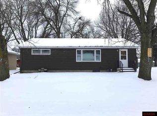 490 7th Ave SW, Wells, MN 56097
