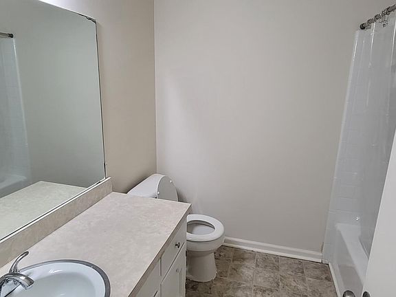 2nd image of 211 Murphy Ave #1