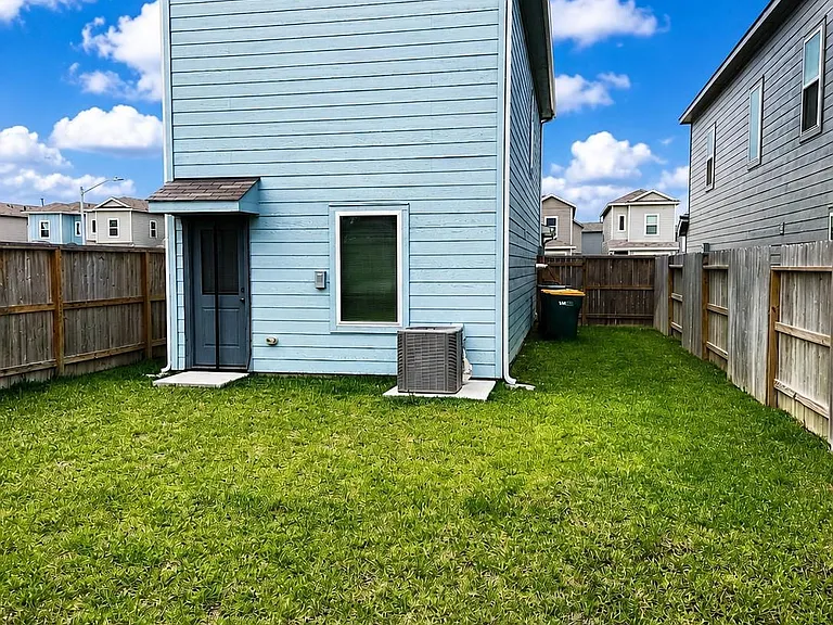 18242 Via Aurelia Dr — Photo 4