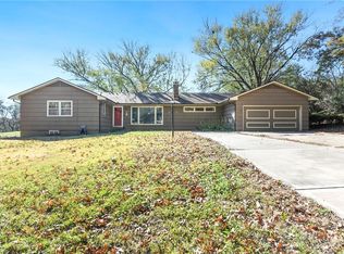 1725 Cherokee St, Leavenworth, KS 66048