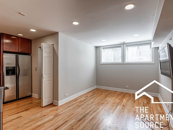 5th image of 3300 W Dickens Ave #G