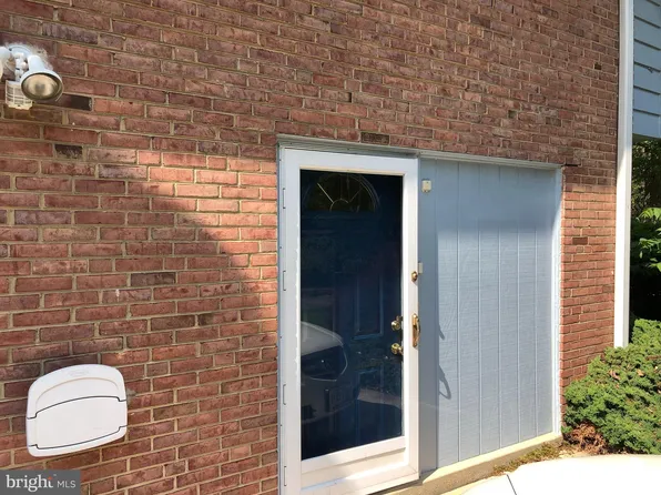 9700 Kenmore Dr #2, Kensington, MD 20895