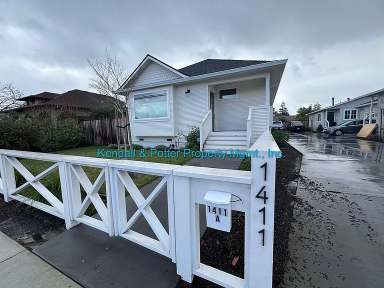 1411 Seabright Ave — Photo 3