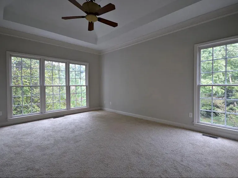 305 Lismore Ter — Photo 7