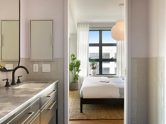 4th image of 547 W 47th St Room 304