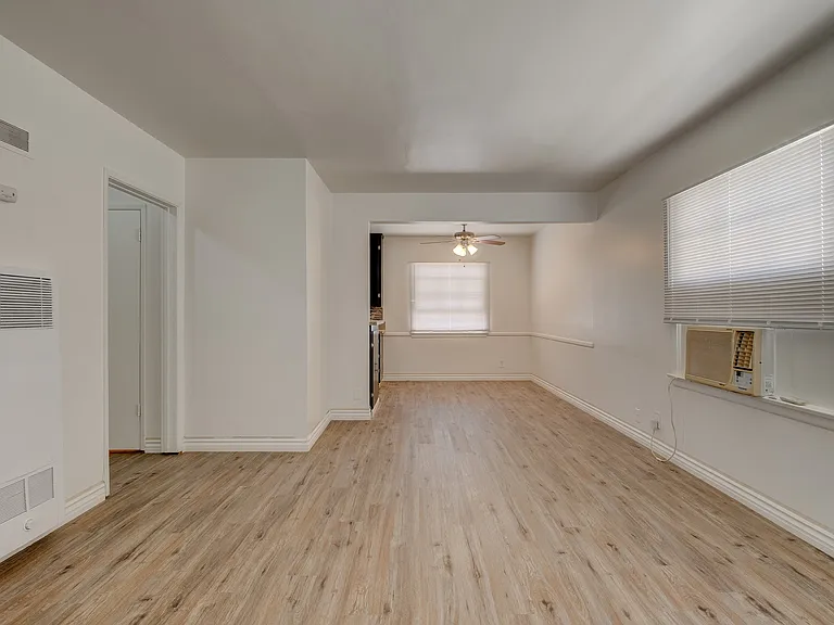 1321 E Wilson Ave #6 — Photo 10