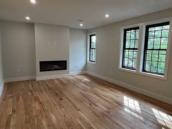 4th image of 46 Emond St #A