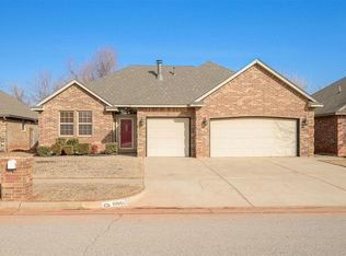 11905 SW 17th St, Yukon, OK 73099