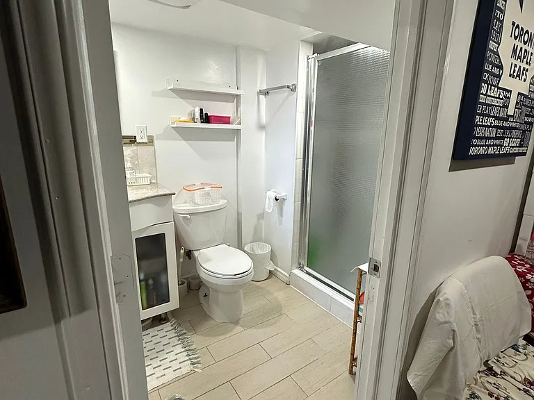 145 Gladstone Ave — Photo 15