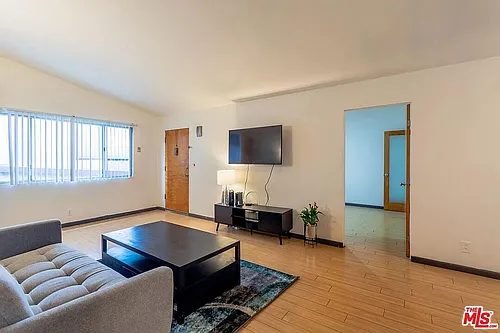 1466 S Canfield Ave #4 Photo 1