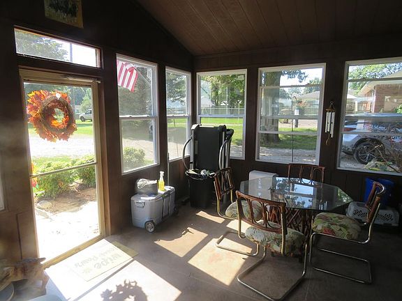 2nd image of 5820 Graham Ln