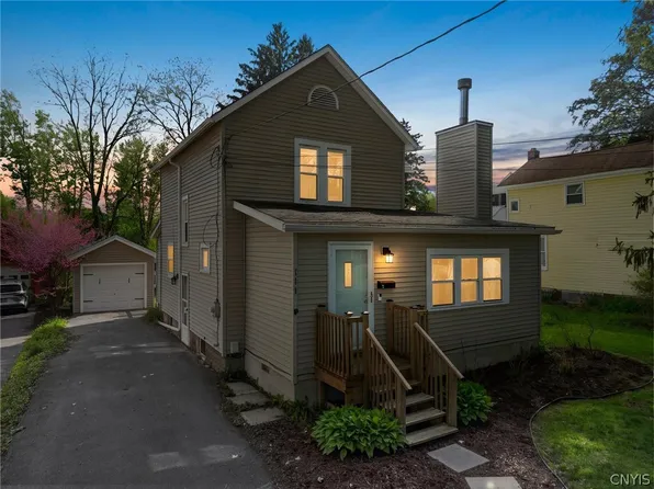 111 6th St, Liverpool, NY 13088