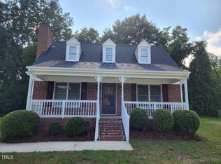 808 Starfield Ct, Fuquay Varina, NC 27526