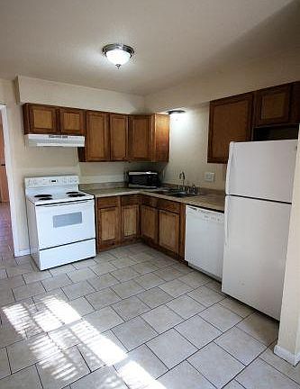 3rd image of 1200 Georgia St
