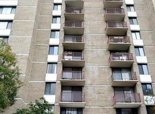 118 Monroe St APT 104, Rockville, MD 20850