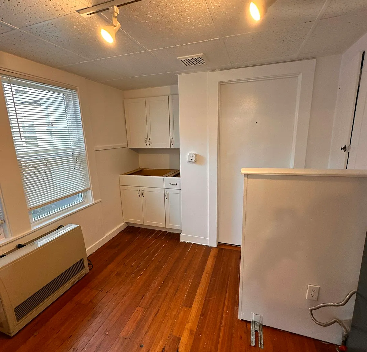 66 Friend Street, Unit 68 1st FLR left — Photo 4